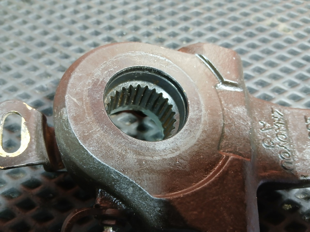 Трещетка тормозная передняя правая 2023г.