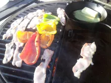 Сковорода двусторонняя чугунная полукруглая для керамического гриля Kamado Joe Classic (1 шт.)