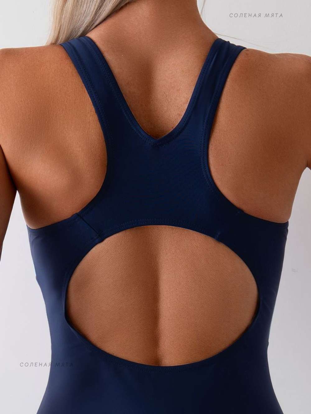 Купальник слитный спортивный с открытой спиной