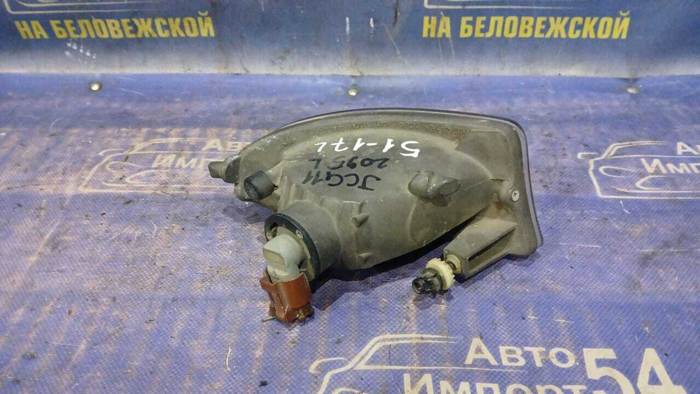 Туманка левая TOYOTA BREVIS 2001-2007