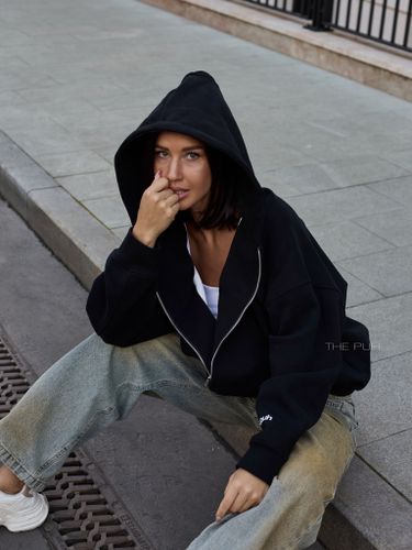 Худи на молнии в черном цвете