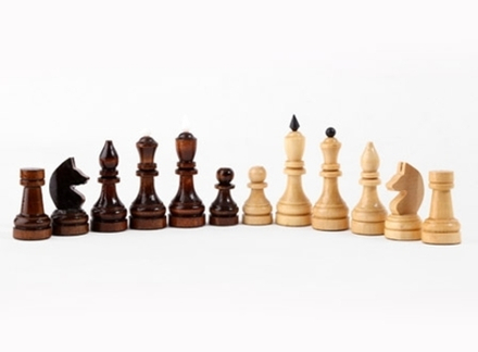 Фигуры шахматные турнирные d=30-35мм, высота 55-107мм