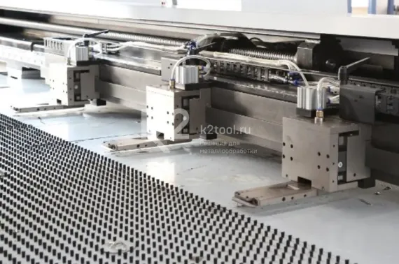 Комбинированный пробивной станок с лазерной резкой Dardontech COMBI D-ERL 300