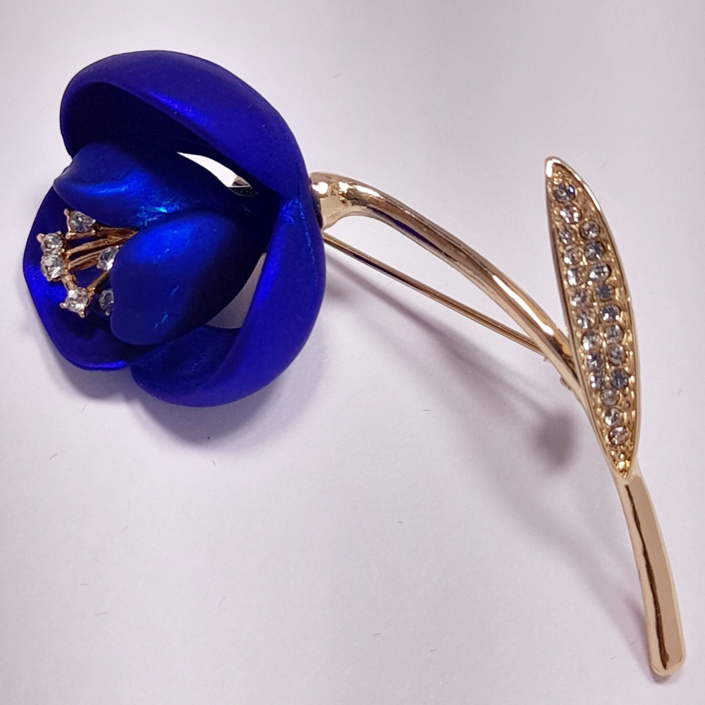 Брошь "Цветок красный"