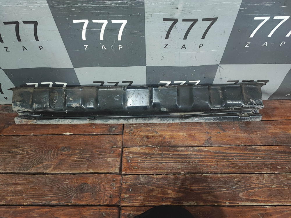 Панель задняя Volkswagen Touareg 2  Б/У Оригинал 7P6813233