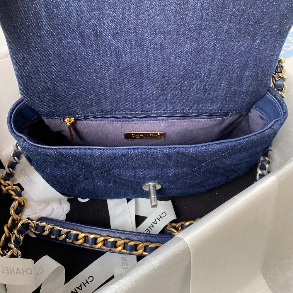 Chanel 19 26 cm
