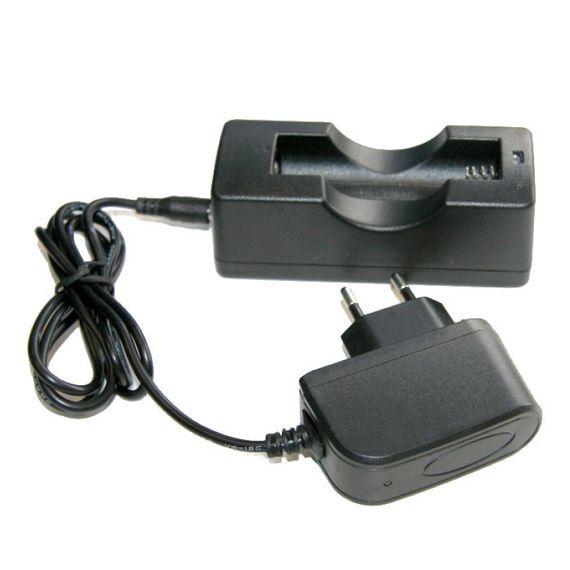 Зарядное устройство для аккумуляторов типа 18650 Sargan