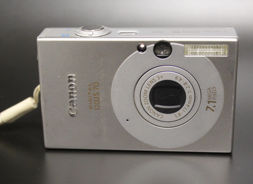 Фотоаппарат Digital Canon XVS70. 7.1 megaPixels в чехле XF