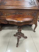 Кофейный столик на ножке