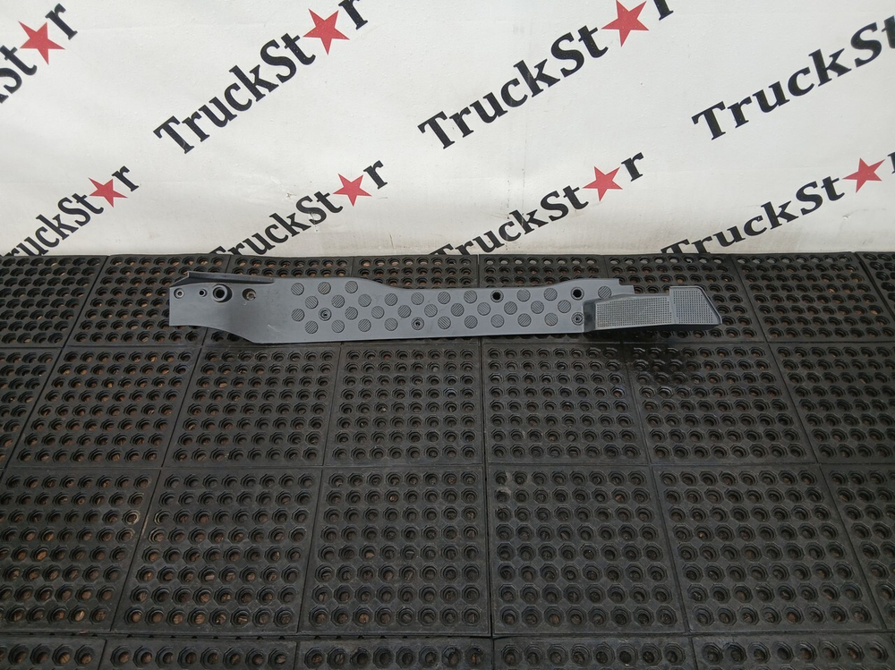 Накладка порога левая 2023г