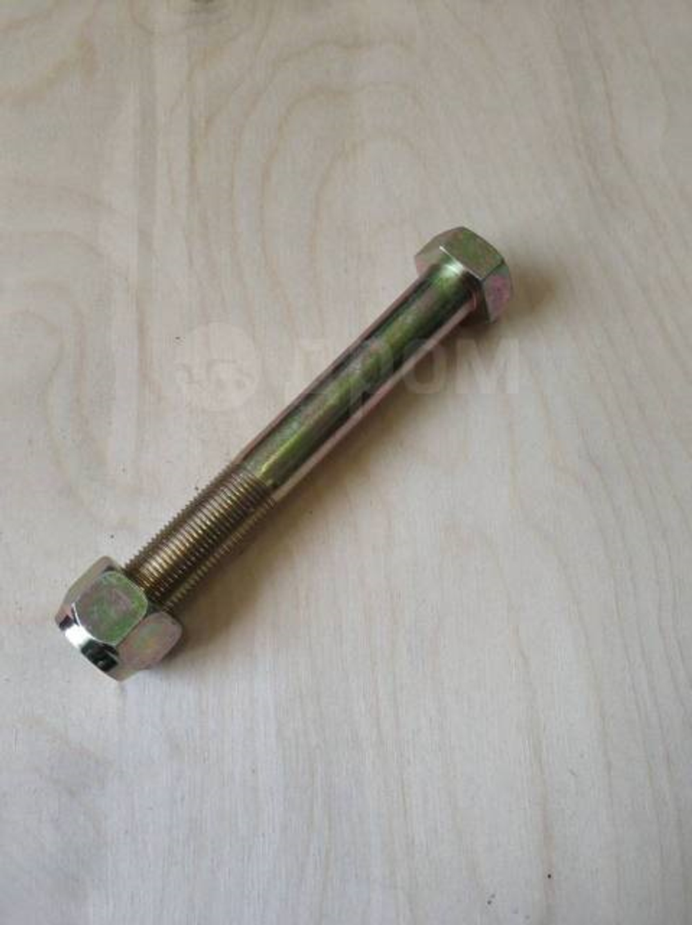 Болт + гайка крепления балансира к раме M18 L140 FAW J6