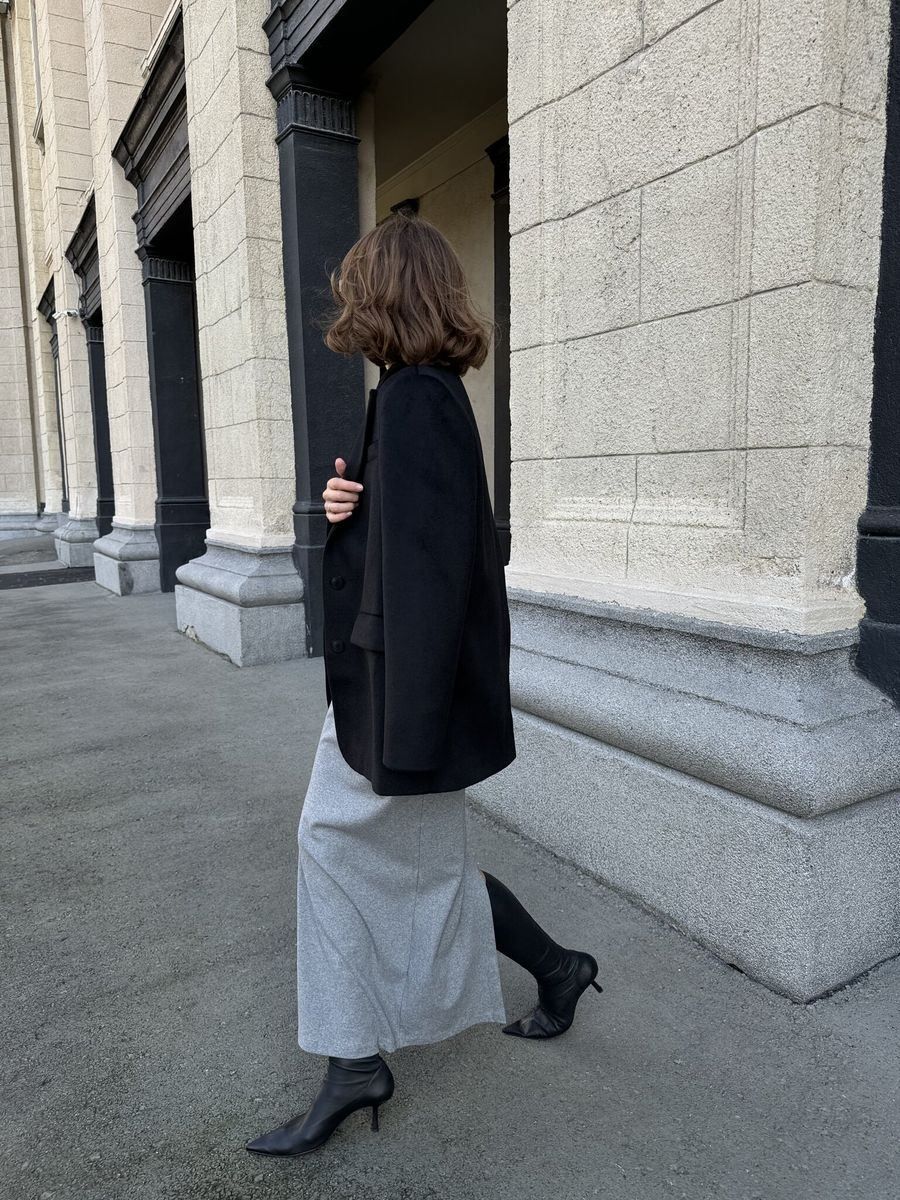 Пальто из смесовой шерсти укороченное черное