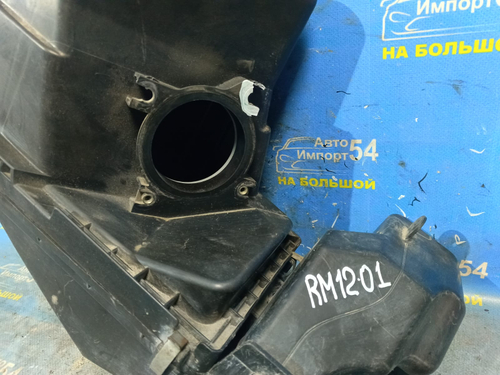 Корпус воздушного фильтра NISSAN LIBERTY 2002