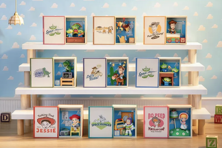 Рандомная фигурка Blind Box Pop Mart Toy story Andy's Room