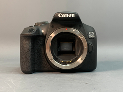 Canon 2000D Kit 18-55mm 3.5-5.6 III 5.500 кадров