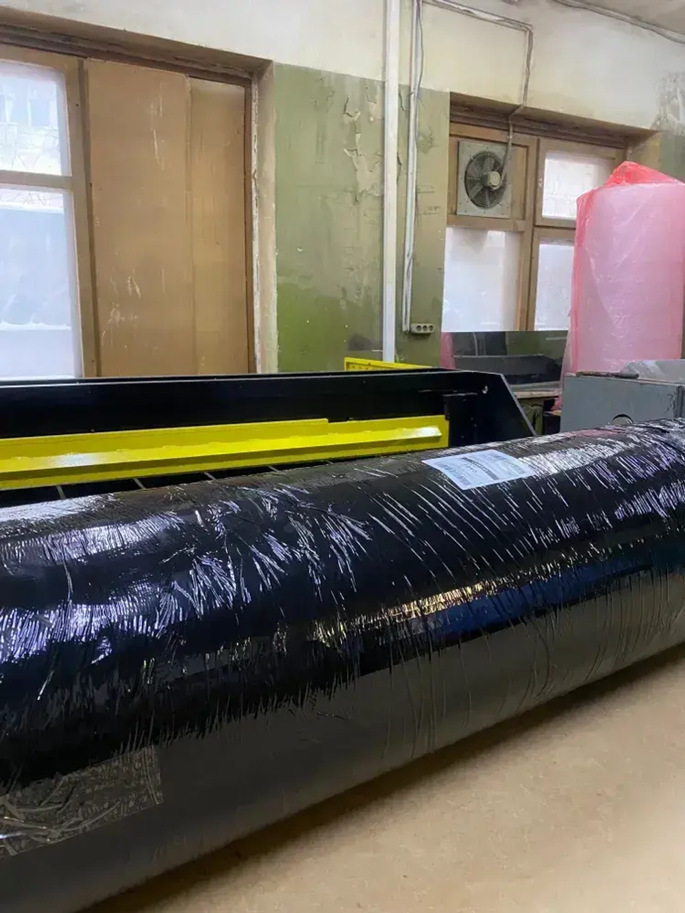 Картон упаковочный в рулоне ширина 1,05 метра длина 25 метров