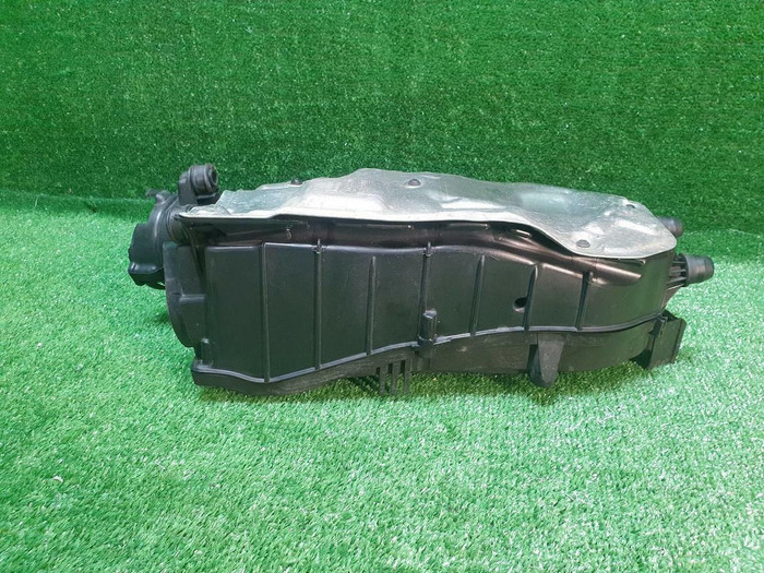 Корпус воздушного фильтра Mercedes GLC X253 15-22