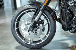 Мотоцикл Harley-Davidson Sport Glide Softail (Vivid Black)