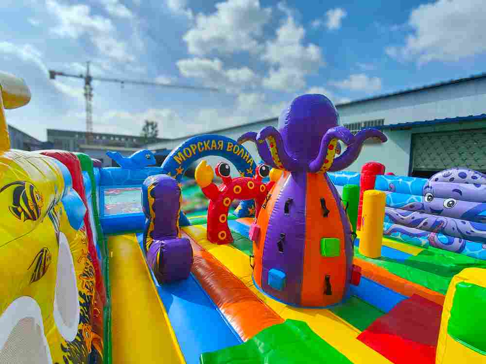 Коммерческий надувной батут «Морская волна 3», 10*6*6 м