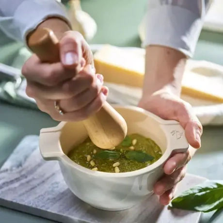 Ступка 550мл 16.8см с пестиком Peugeot Ecru