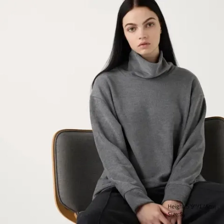 UNIQLO ФУТБОЛКА С ВЫСОКИМ ВОРОТНИКОМ ИЗ МЯГКОГО ФЛИСА В РУБЧИК, СЕРЫЙ