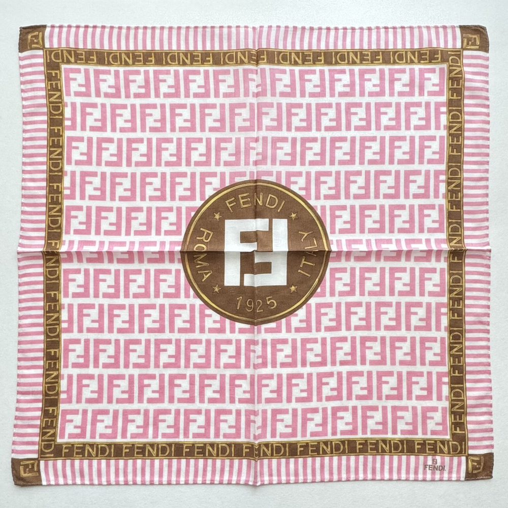 Платок розовый с лого Fendi