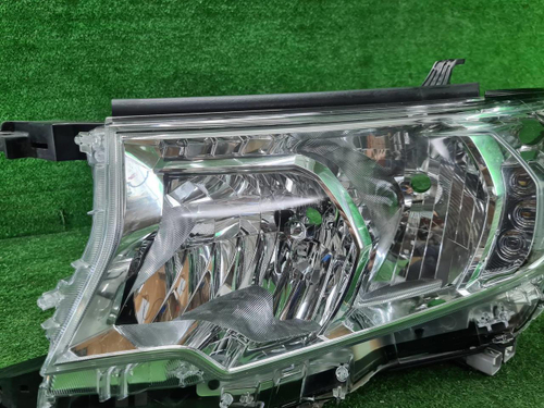 Фара левая Toyota Land Cruiser Prado 150 (2017-н.в.) галоген