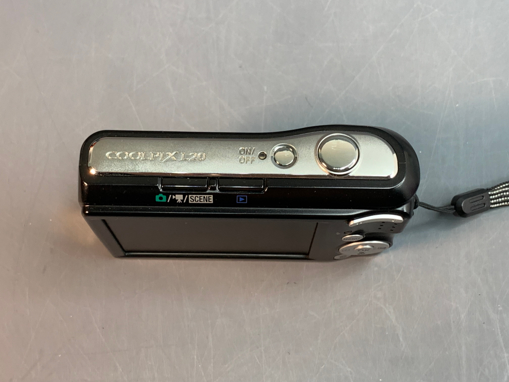 Nikon Coolpix L20