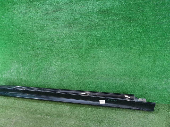 Накладка порога правая Mercedes GLE V167 (2018-н.в.) AMG