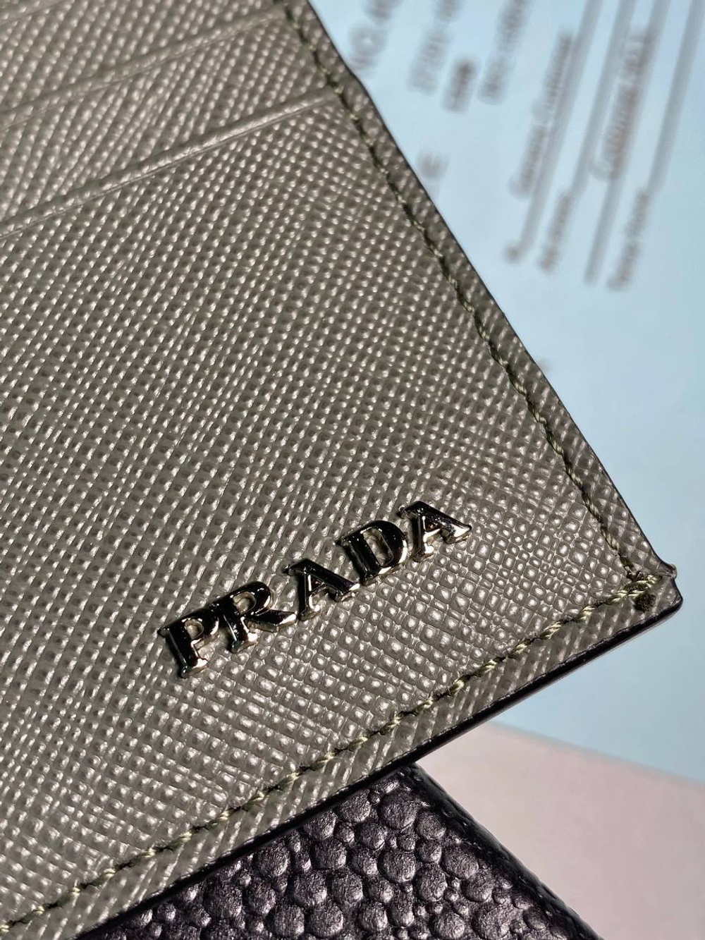 Визитница Prada