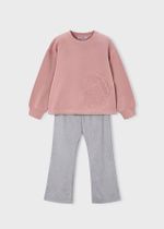 пуловер с брюками