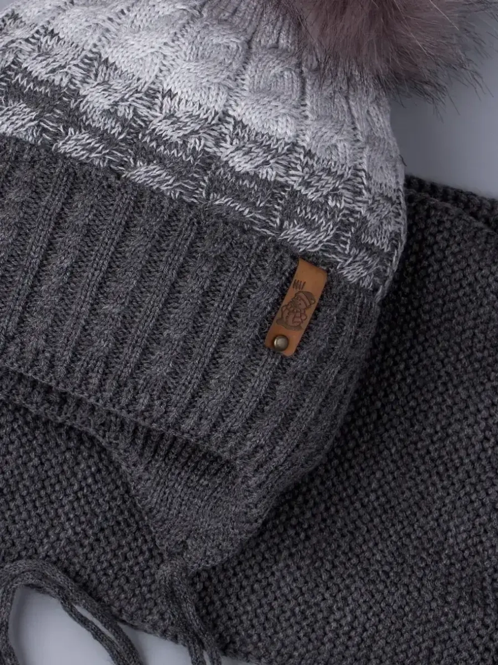 Шапка для мальчика зимняя вязаная и снуд