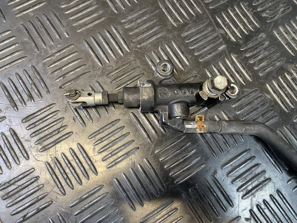 Цилиндр заднего тормоза Yamaha FJR1300A RP13A 2010