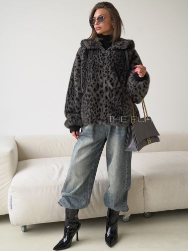 Серая леопардовая шуба из эко-меха