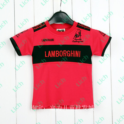 Футболка с контрастными вставками и вышивкой