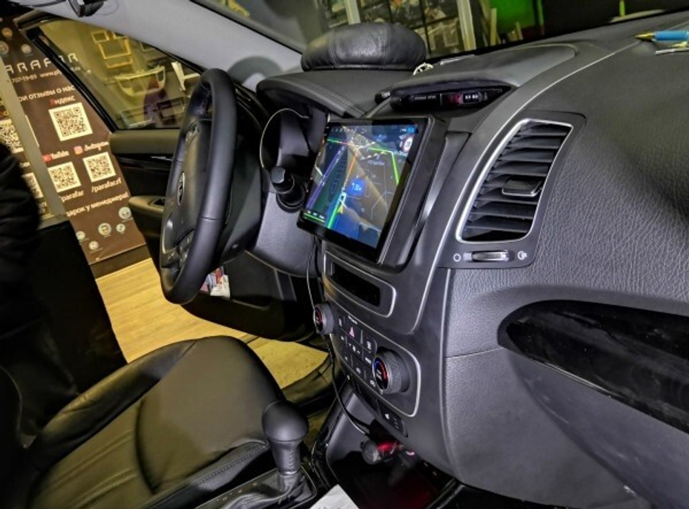 Магнитола для KIA Sorento 2 XM 2012-2020 c экраном климата снизу (рамка-накладка) - Parafar PF224LUX1FHD на Android 13, 8-ядер, 2Гб+32Гб, CarPlay, 4G SIM-слот