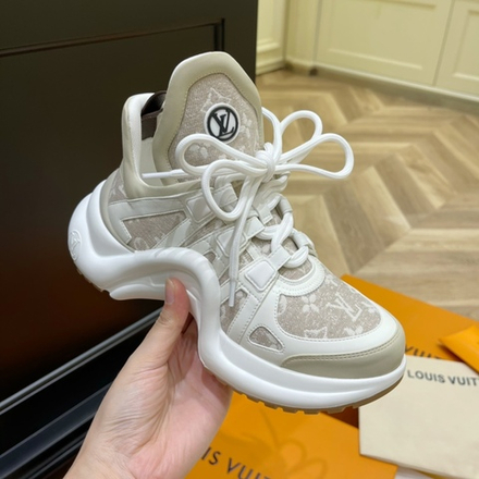 Louis Vuitton Archlight