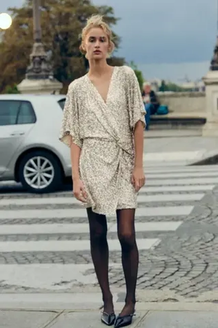 ZARA МИНИ-ПЛАТЬЕ С ПАЙЕТКАМИ, СЕРЕБРИСТЫЙ
