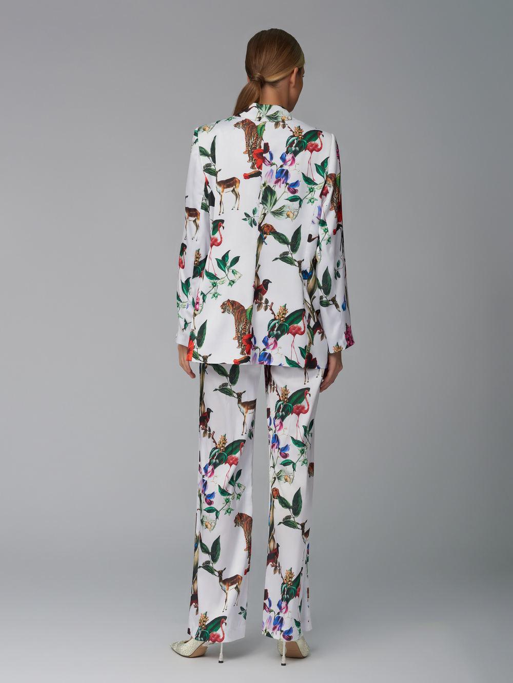 Белый пижамный костюм