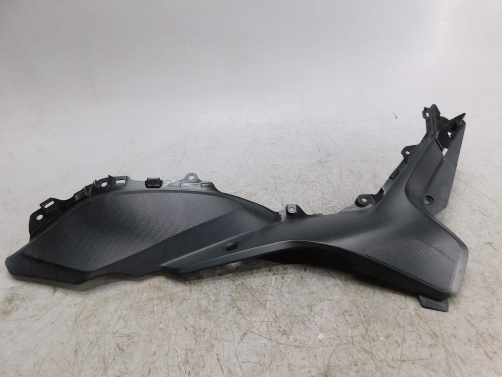 Пластик боковой левый Honda NC750S RC70 83701-MGS-D300.