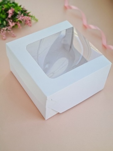 Коробка для торта с окном белая 18х18х10 см