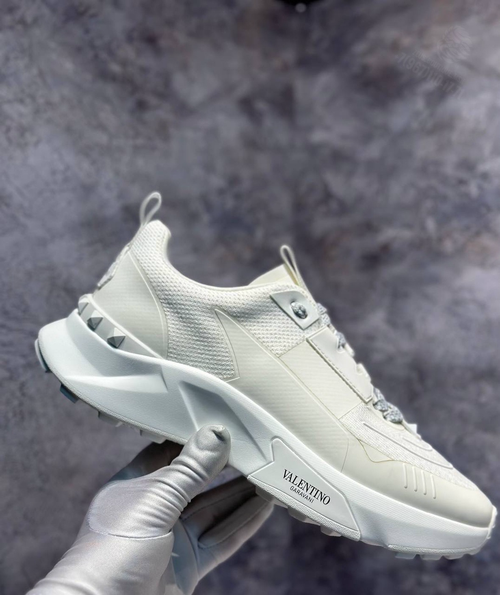 Кроссовки Valentino