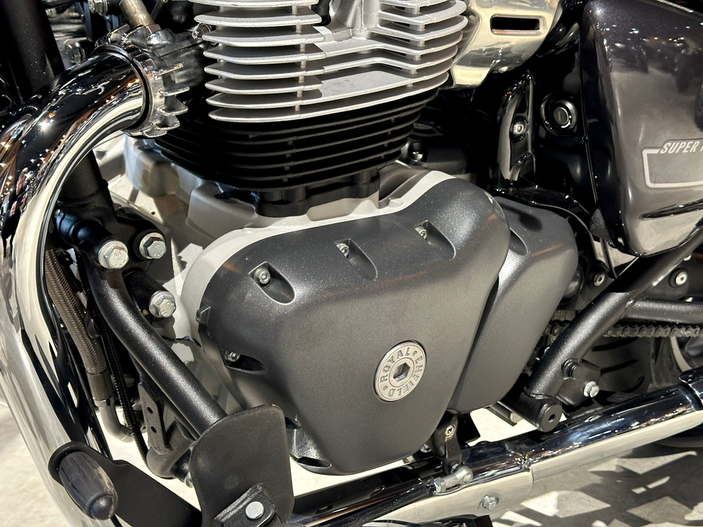 Royal Enfield Super Meteor 650 Interstellar Green (Mid)