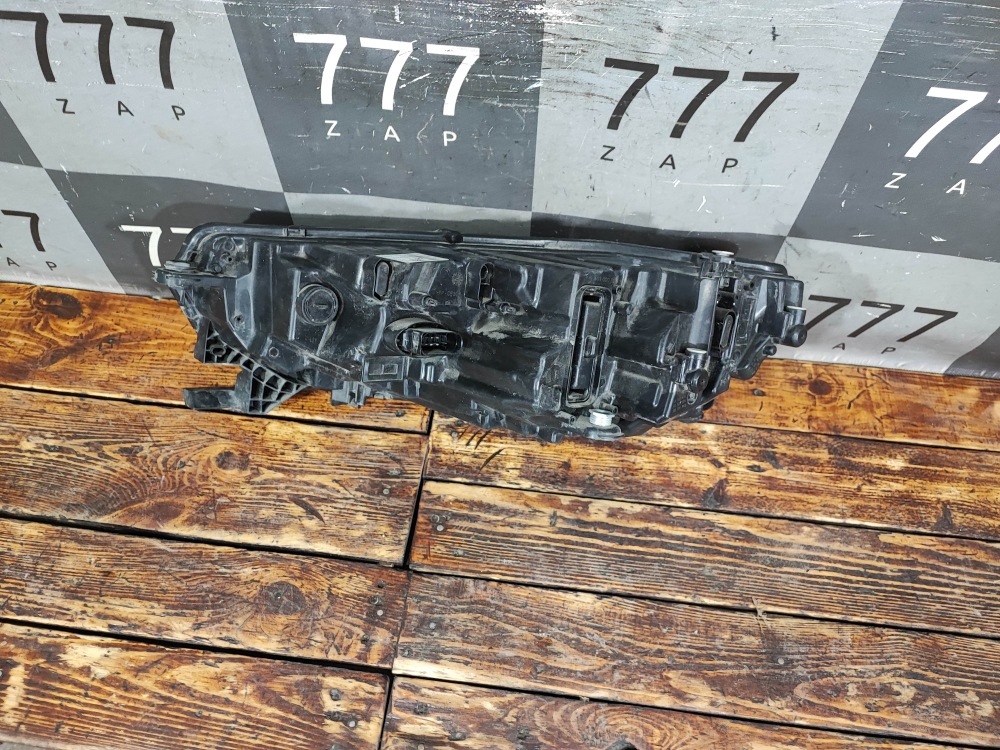 Фара правая Skoda Octavia 4 (A8) 20-нв Б/У Оригинал 5E4941016