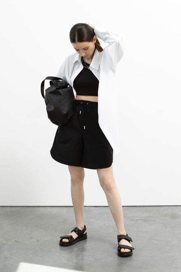 Шорты  с фигурным низом