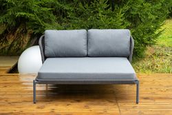 "Позитано" лежак плетеный из роупа, каркас алюминий темно-серый (RAL7024) муар, роуп темно-серый круглый, ткань темно-серая 027