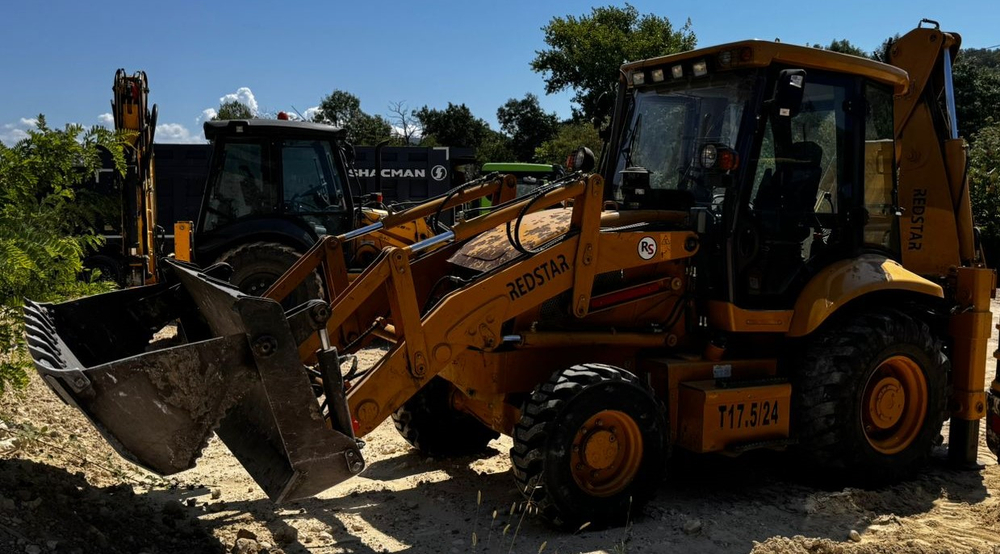 REDSTAR T17* Экскаватор-погрузчик T17,5/24 (Дизельный, 4,8 л, 102 л.с., АТ)