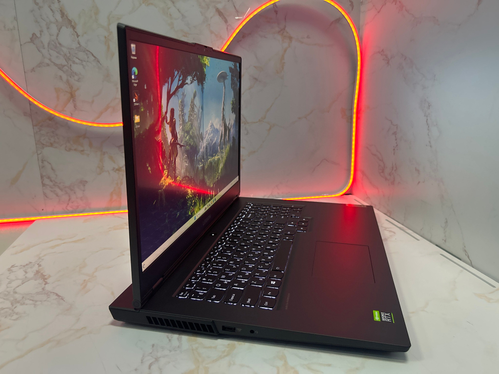 Ноутбук Lenovo Legion 5-17IMH05H. CPU: Intel Core i7-10750H, RAM: 16 ГБ, SSD: 512 ГБ, GPU: nVidia GeForce RTX 2060 6 ГБ, OS: Free DOS, LCD: 17.3"/1920x1080 пикс. 144 Hz