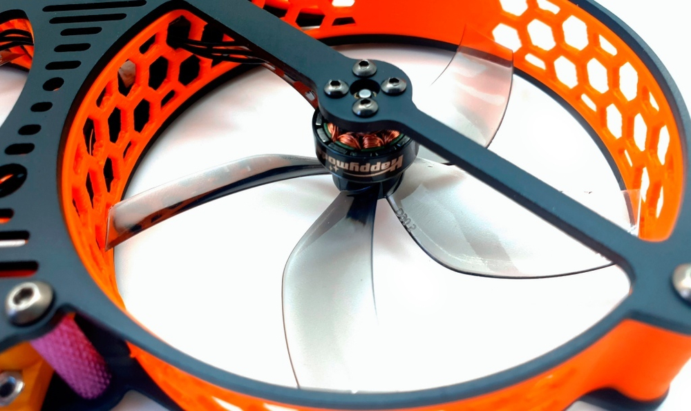 Образовательный конструктор квадрокоптера МУЛЬТРИКС