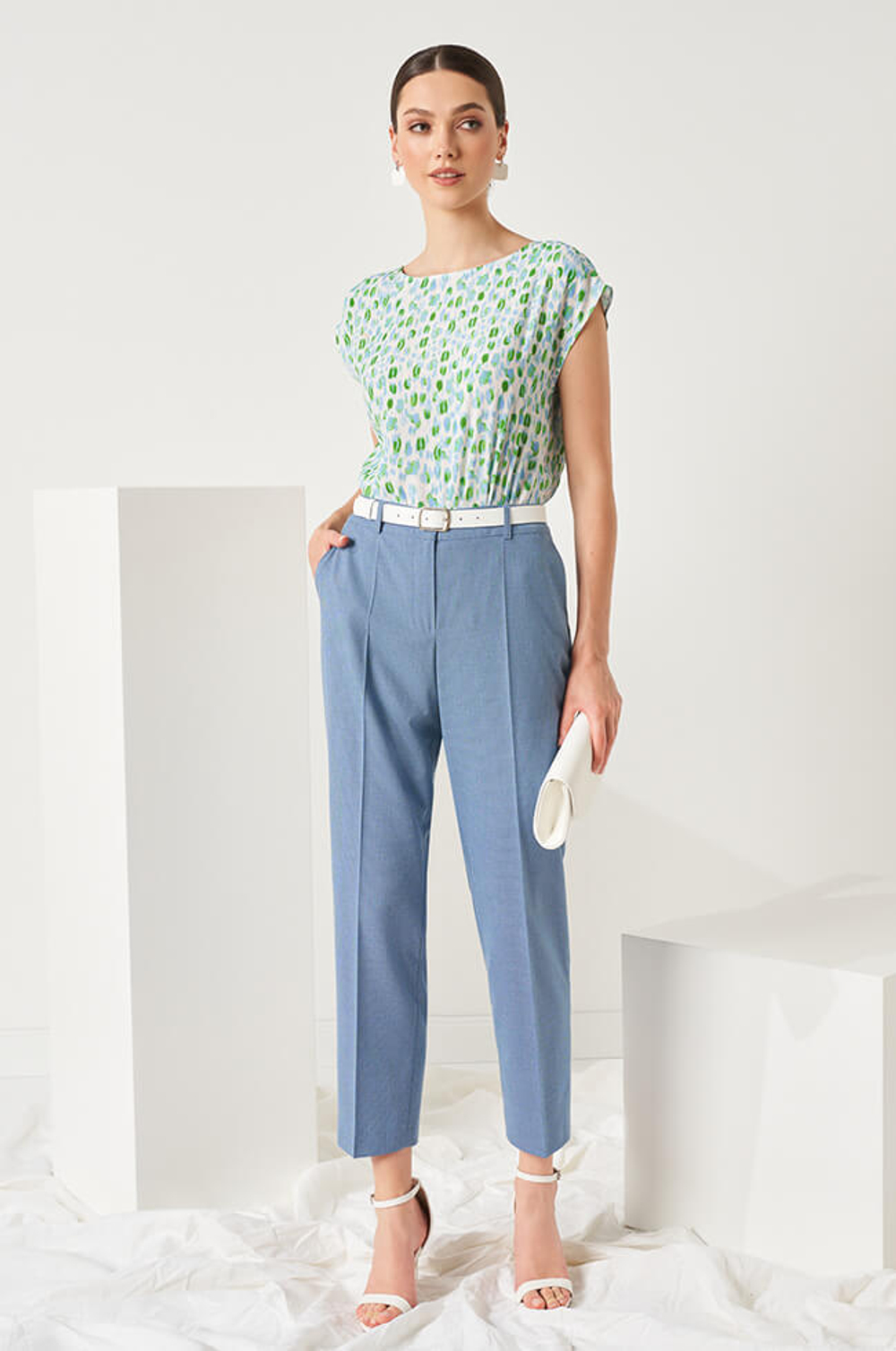 22813 Блузка женская (молочный принт)